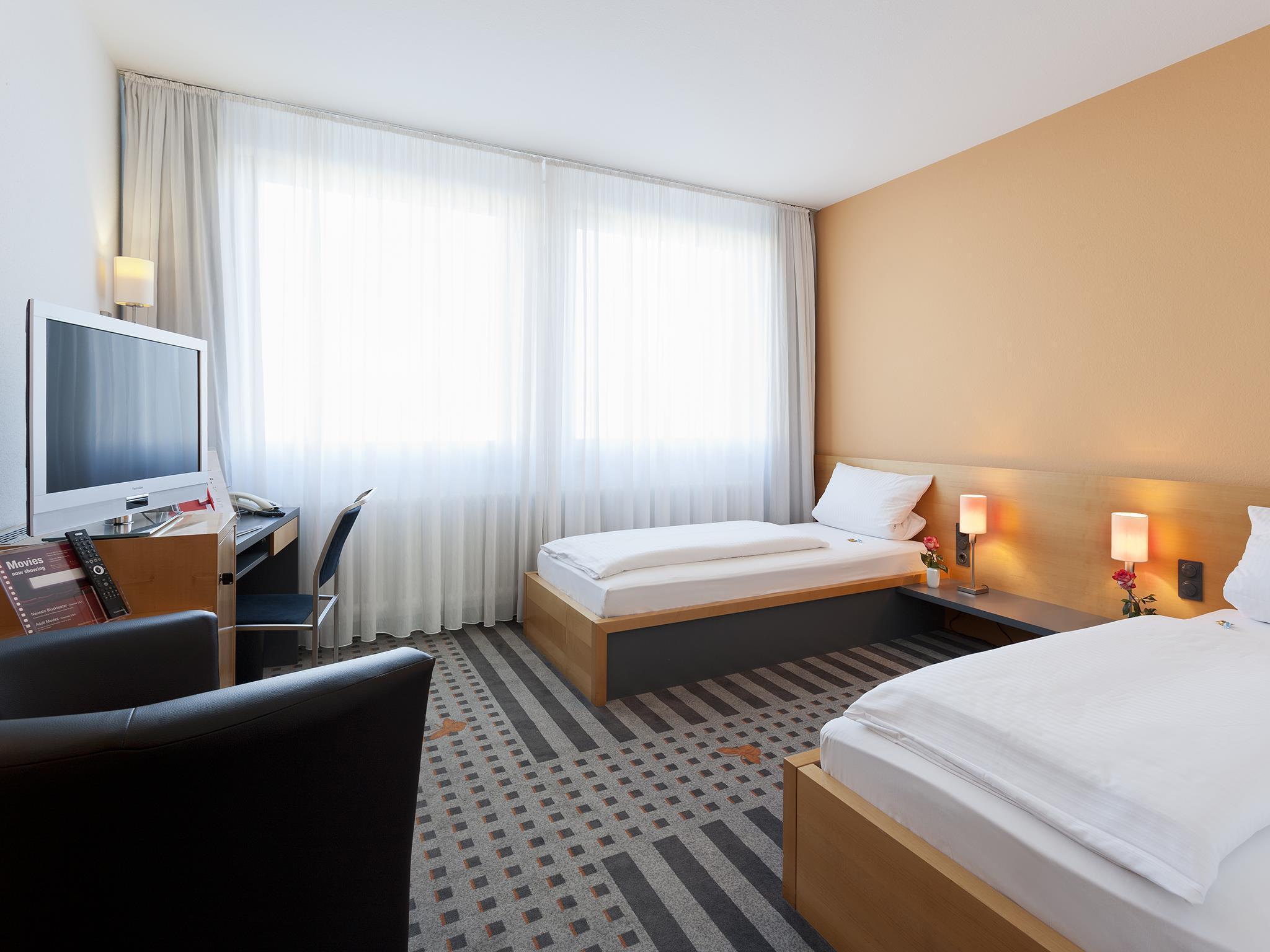 Best Western Hotel Am Europaplatz Königsbrunn Exteriér fotografie