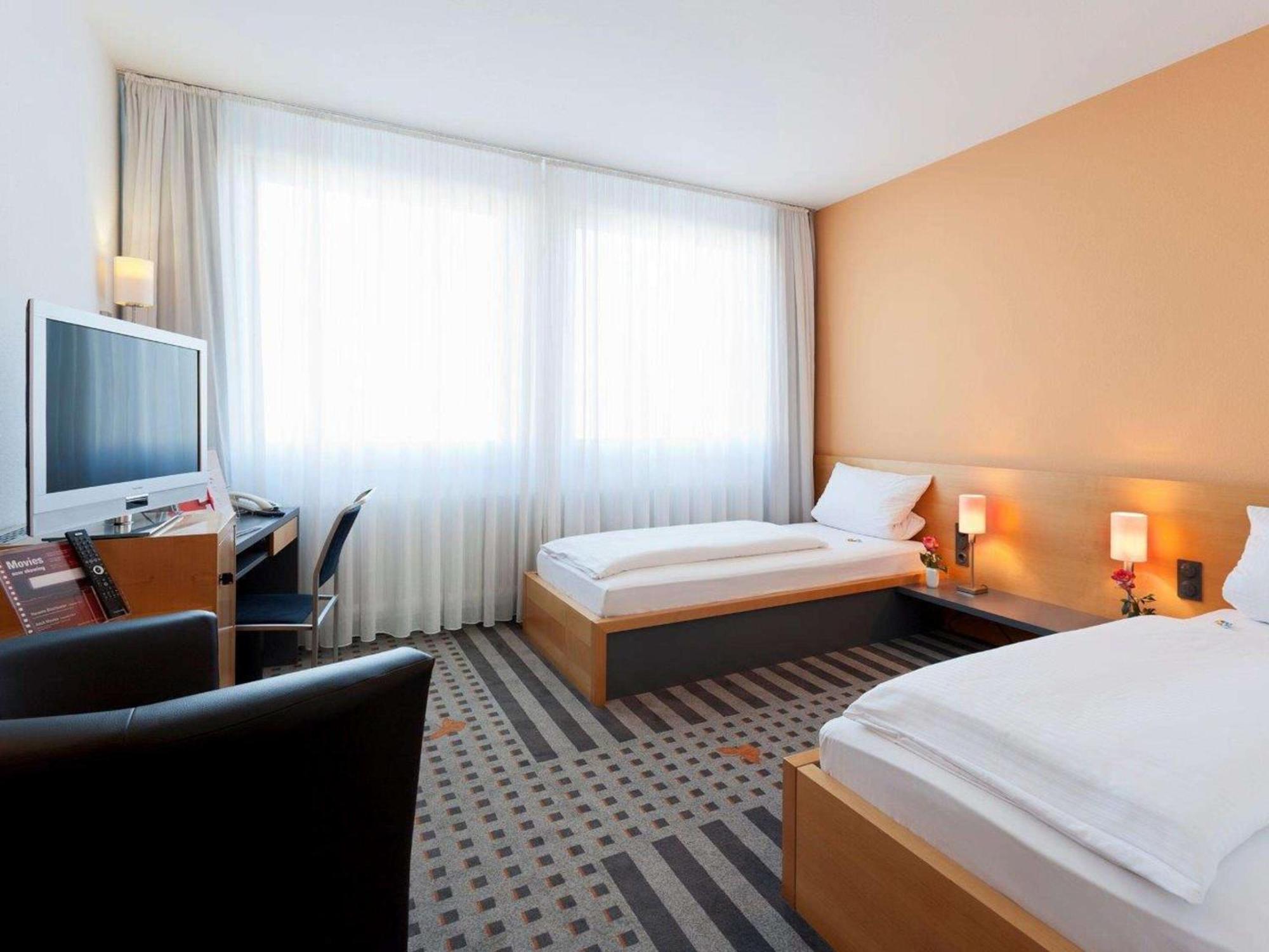 Best Western Hotel Am Europaplatz Königsbrunn Exteriér fotografie