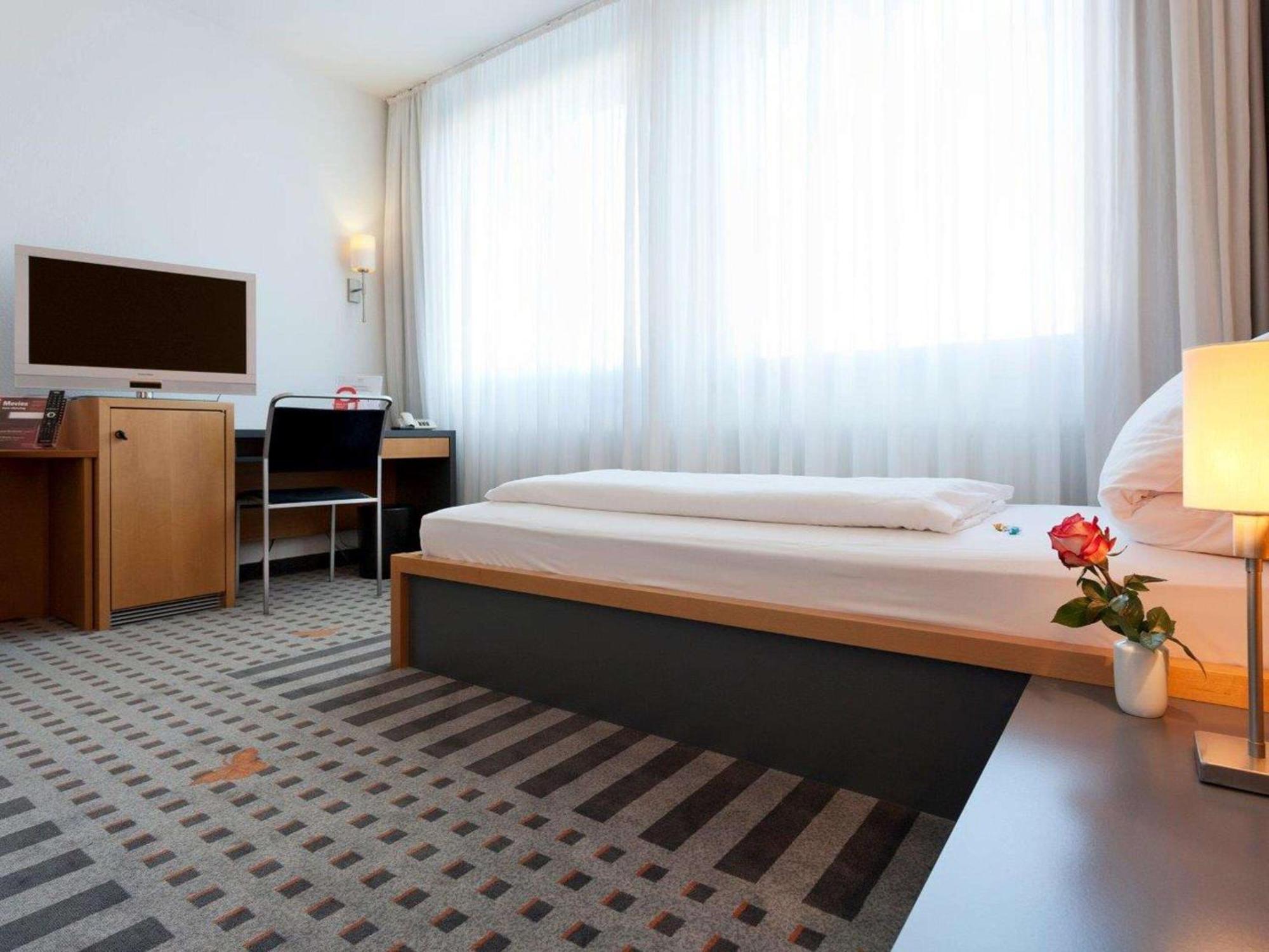 Best Western Hotel Am Europaplatz Königsbrunn Exteriér fotografie